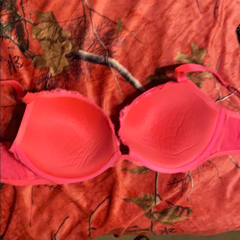 VS BRA - Picture 2 of 3